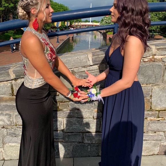 PROM DRESS - Picture 4 of 5